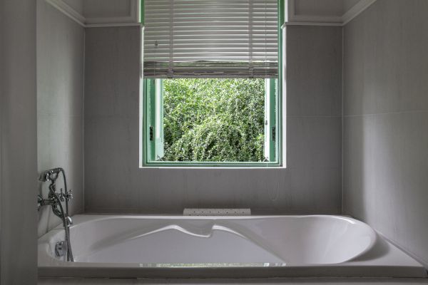 Fiberglass Tub Installation in Prospect